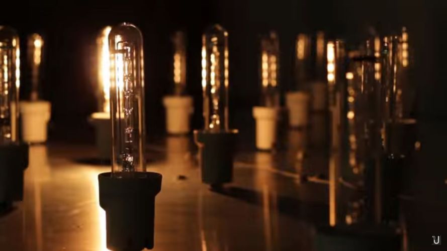 [*Le chant du filament*](http://artsciences.u-bordeaux.fr/post/120445738293/video-le-chant-du-filament){target='_blank' rel='noopener noreferrer'}, for the "Arts & Sciences Residencies" program of the university of Bordeaux