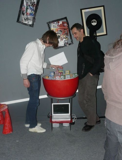 The thing during 2009 highschool's Doors opens day